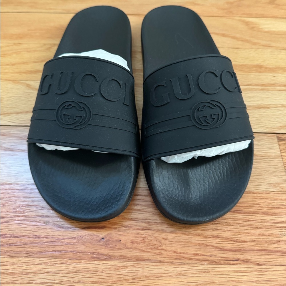 Authentic Gucci rubber interlocking G logo slides